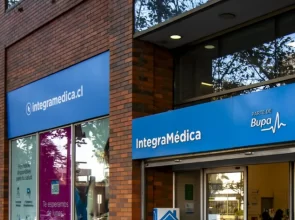 Centrso medicos cercano a edificio