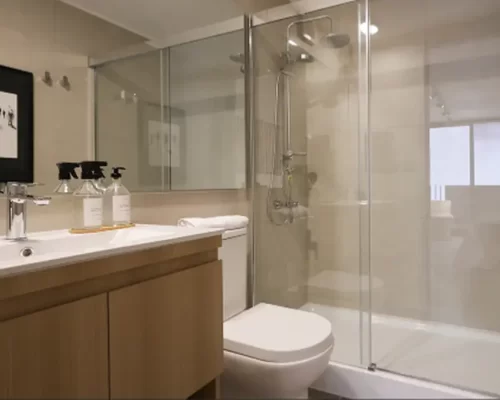 Baño dormitorio principal en Providencia Venta con bono pie