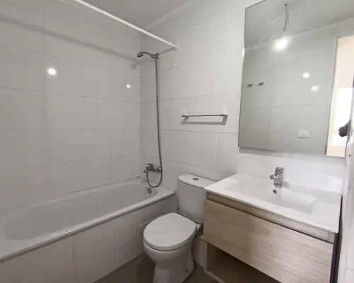 Baño principal venta con bono pie en Macul vende Midepartamento.cl