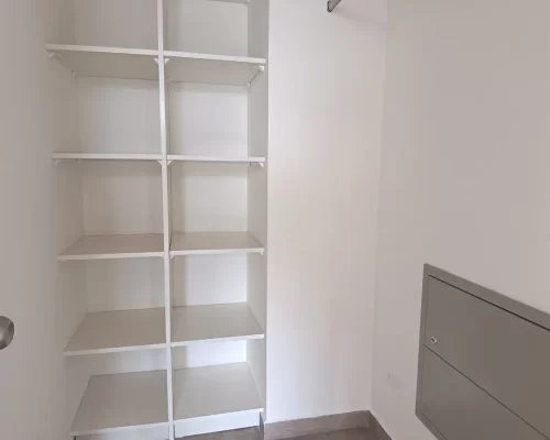 Walking closet segundo dormitorio venta departamento Estacion Central biono pie
