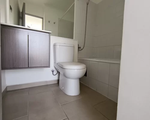 Baño dormitorio principal San Joaquin entrega inmediata venta con bono pie y tasa rebajada