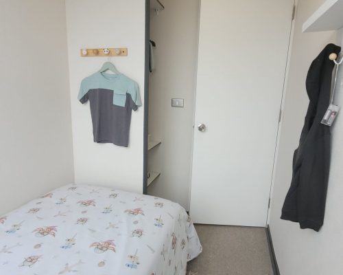 13) Closet Tercer Dormitorio